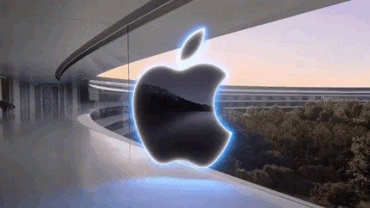 애플 스페셜 이벤트 티저 영상. 사진=뉴스1                                    IT 전문 매체 렛츠고디지털이 만든 애플 아이폰13의 예상 이미지.출처 : 렛츠고디지털