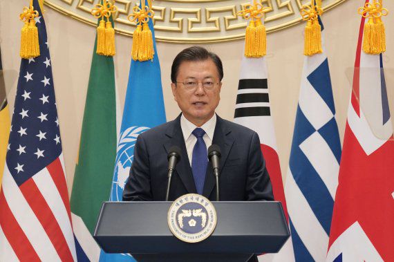 [서울=뉴시스] 문재인 대통령이 27일 오전 청와대 영빈관에서 열린 ‘유엔군 참전의 날 기념 유엔군 참전용사 훈장 수여식’에서 기념사를 하고 있다. (사진=청와대 제공) 2021.07.27. photo@newsis.com <저작권자ⓒ 공감언론 뉴시스통신사. 무단전재-재배포 금지.> /사진=뉴시스화상