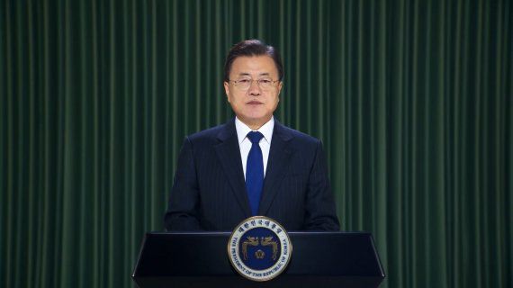 [서울=뉴시스]문재인 대통령이 18일 오전 서울 중구 신라 호텔에서 열린 제3차 북방포럼에서 영상 축사를 하고 있는 모습. (사진=청와대 제공). 2021.11.18. photo@newsis.com *재판매 및 DB 금지 /사진=뉴시스