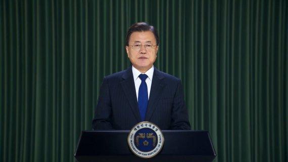 [서울=뉴시스]문재인 대통령이 18일 오전 서울 중구 신라 호텔에서 열린 제3차 북방포럼에서 영상 축사를 하고 있는 모습. (사진=청와대 제공). 2021.11.18. photo@newsis.com *재판매 및 DB 금지 /사진=뉴시스