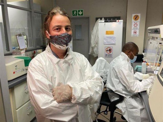 툴리오 데 올리베이라 남아프리카공화국 전염병 대응 및 혁신센터장