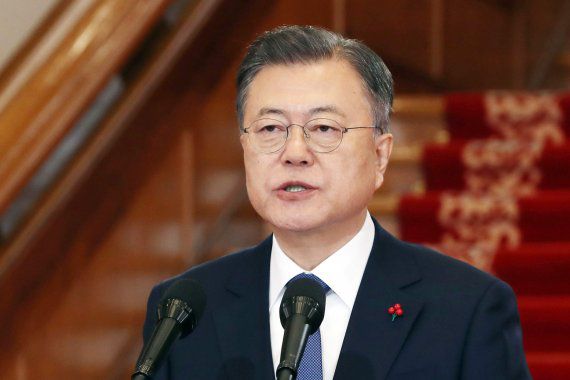 [서울=뉴시스] 전진환 기자 = 문재인 대통령이 3일 청와대 본관에서 2022년 신년사를 발표하고 있다. 2022.01.03. amin2@newsis.com <저작권자ⓒ 공감언론 뉴시스통신사. 무단전재-재배포 금지.> /사진=뉴시스화상