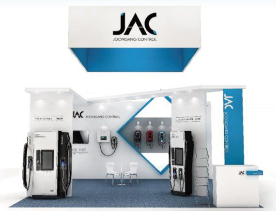 롯데정보통신이 인수한 중앙제어는 'CES 2022'에 참가해 전기차 충전기 풀 라인업을 공개한다. 롯데정보통신 제공