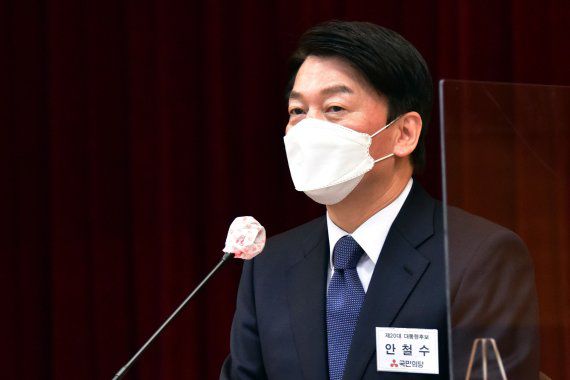 안철수 국민의당 대선후보가 지난 14일 서울 강서구 대한한의사협회에서 열린 정책간담회에서 인사말을 하고 있다. 사진=뉴스1