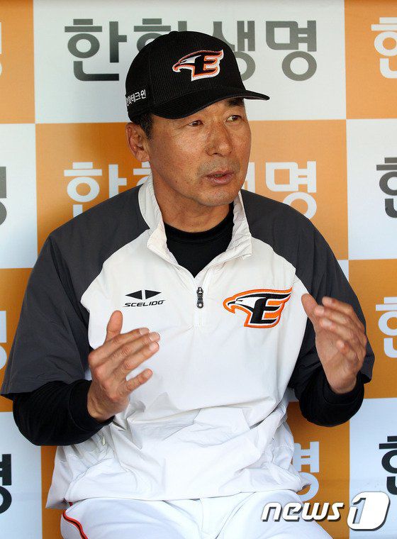 한화 이글스 감독대행 시절의 이상군 북일고 감독 / 한화 제공