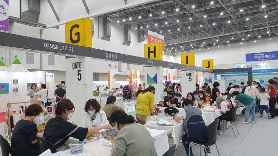 대구시가 최근 2년간 1만1000개 이상 여성일자리를 지원하는 등 지역 고용위기 극복에 앞장섰다. 사진은 지난해 9월 3일부터 이틀간 대구 엑스코에서 실시한 '여성일자리 박람회'(현장면접 등 운영현장). 사진=대구시 제공