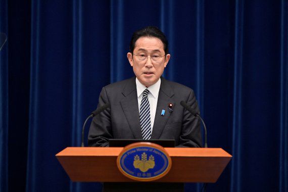 기시다 후미오 일본 총리가 지난 17일 일본 도쿄 총리관저에서 기자회견을 하는 모습. 로이터 뉴스1