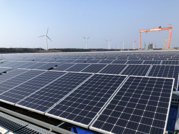 전북 군산 유수지 수상 태양광 발전소 전경. 뉴스1 제공