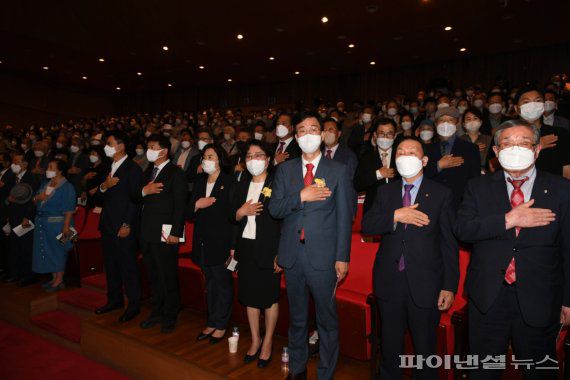 민선8기 이민근 안산시장 1일 취임식장. 사진제공=안산시                                    민선8기 이민근 안산시장 1일 취임식장. 사진제공=안산시