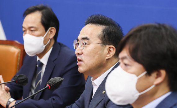 박홍근 더불어민주당 원내대표가 13일 오전 서울 여의도 국회에서 열린 비상대책위원회의에서 발언하고 있다. 공동취재, 뉴스1.