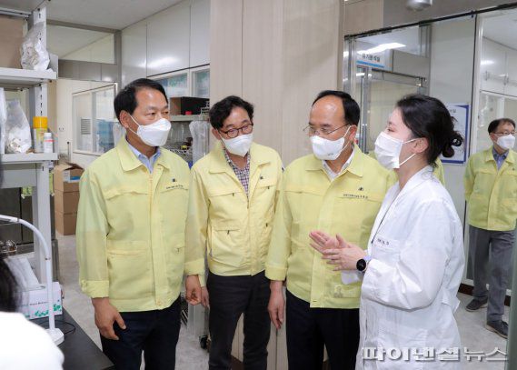 광명시의회 의원들 25일 노온정수장 운영실태 점검. 사진제공=광명시의회