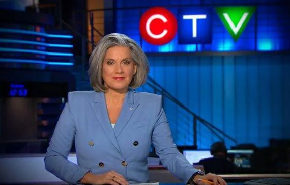 염색을 하지 않은 자연스러운 흰머리로 캐나다 CTV '내셔널 뉴스'를 진행하던 리사 라플람이 갑작스레 해고되면서 성과 연령 차별이라는 비판이 잇따르고 있다. CTV 방송 캡처