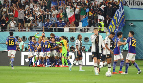 동점을 만들고 환호하는 일본 선수들 (연합 화상)