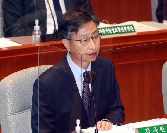 [서울=뉴시스] 전진환 기자 = 최재해 감사원장이 8일 서울 여의도 국회에서 열린 국회 예산결산특별위원회 전체회의에서 의원 질의에 답하고 있다. 2022.11.08. amin2@newsis.com <저작권자ⓒ 공감언론 뉴시스통신사. 무단전재-재배포 금지.> /사진=뉴시스화상