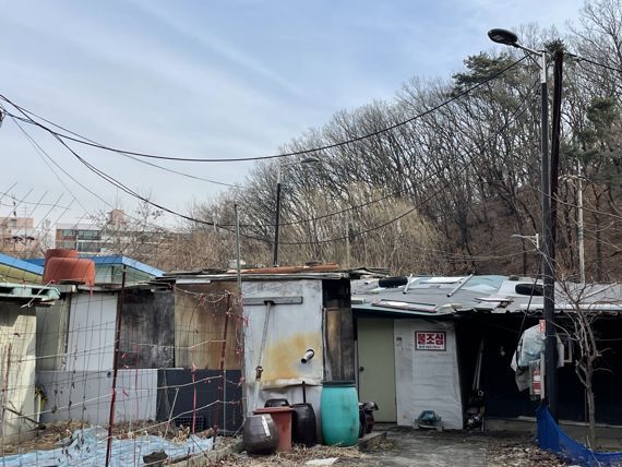 5일 방문한 재건마을 /사진=박지연 기자