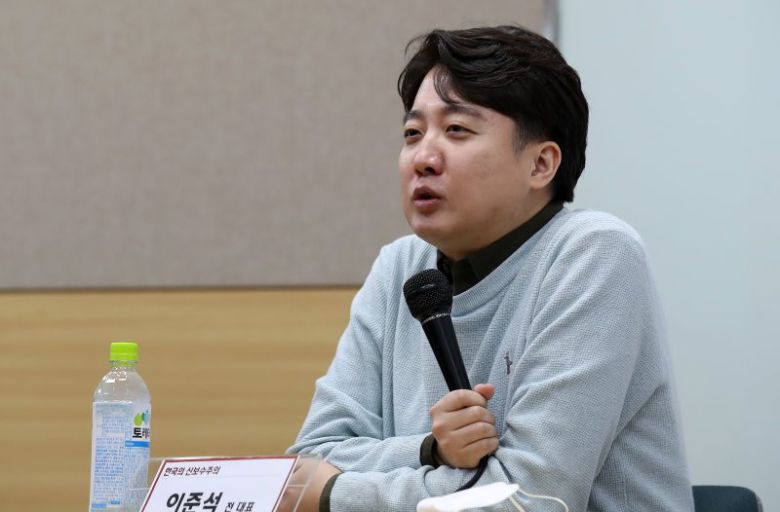 이준석 국민의힘 전 대표가 지난해 12월22일 오후 서울 성북구 고려대학교 정경관에서 정치외교학과가 주최한 특별 강연에 참석해 학생들의 질문에 답하고 있다. 사진=뉴시스