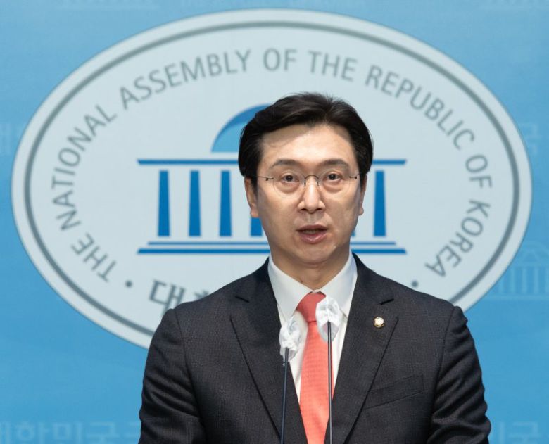 (서울=뉴스1) 이재명 기자 = 강민국 국민의힘 수석대변인이 19일 오전 서울 여의도 국회 소통관에서 한일 정상회담 관련 브리핑을 하고 있다. 2023.3.19/뉴스1 /사진=뉴스1화상