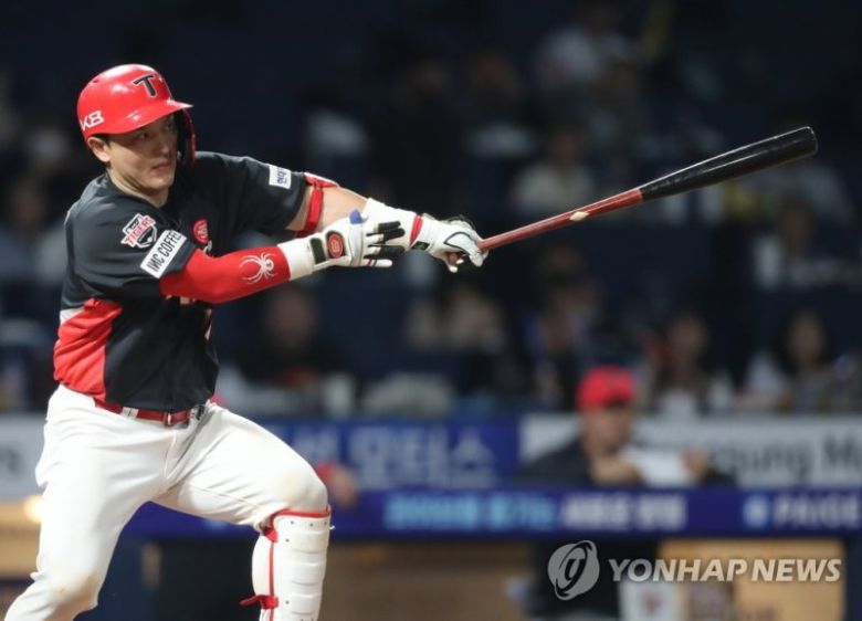 장정석 전 단장이 금전을 요구한 것은 작년 8월경 원정숙소였던 것으로 알려지고 있다 (연합뉴스)