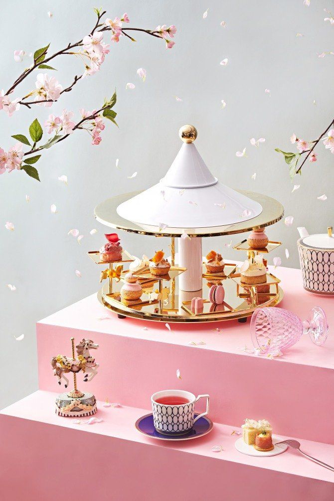 소피텔 앰배서더 서울 호텔의 봄맞이 애프터눈티 세트                                    롯데호텔 서울의 봄맞이 신규 도시락 상품