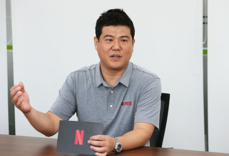 넷플릭스 한국·동남아·대만 제작 총괄 이성규 시니어 디렉터가 5월 31일 성균관대에서 열린 N 프로덕션 스토리 워크숍에서 인터뷰에 임하고 있다. 넷플릭스 제공
