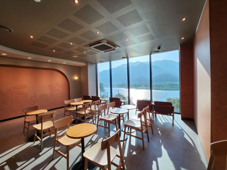 스타벅스 ‘리버사이드대성리DT' 매장 내부 공간. 스타벅스 제공