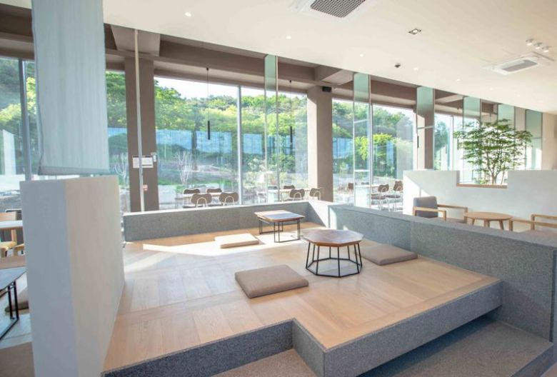 할리스 북한산DI점 2층 내부 모. 할리스 제공