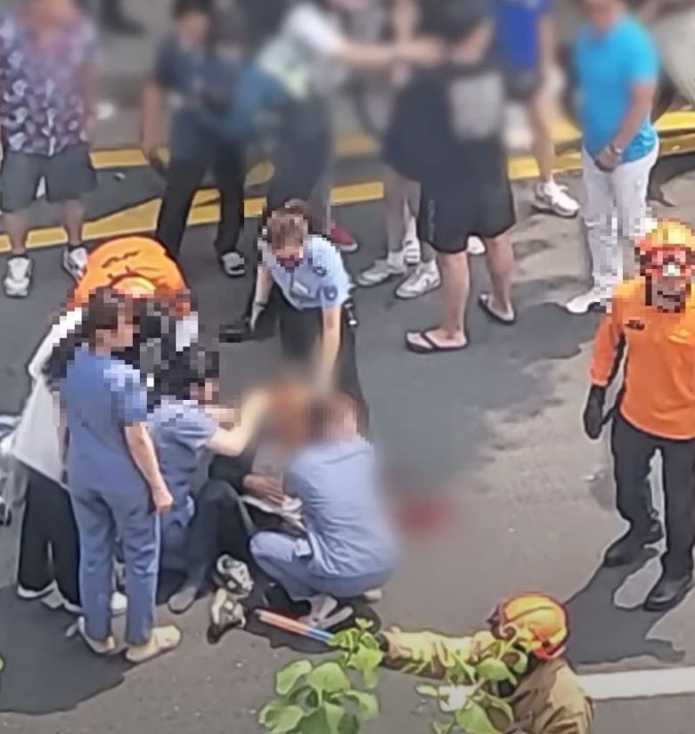 기 오산시에서 만취 운전자 차량이 횡단보도를 건너던 보행자를 치고 달아났다. / SBS 보도화면 갈무리