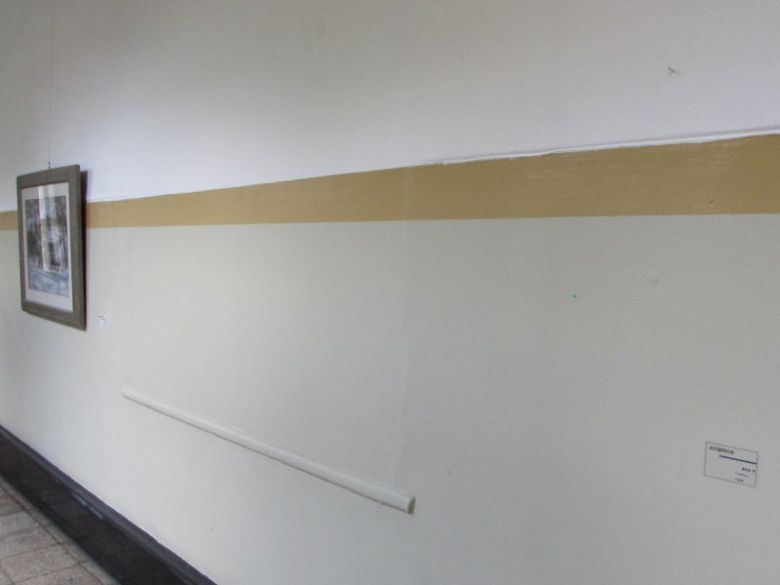 1일 충북도청 본관 2층 복도에 걸려 있던 윤대통령의 사진이 철거됐다. 충북도가 본관 갤러리에 윤 대통령 취임 1주년을 기념 사진전을 연 지 하루 만이다. 사진전을 열자 시민단체 등에서 비판 여론이 거세게일었다. 뉴시스