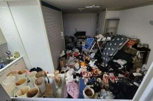 쓰레기장 된 오피스텔. 사진=온라인 커뮤니티