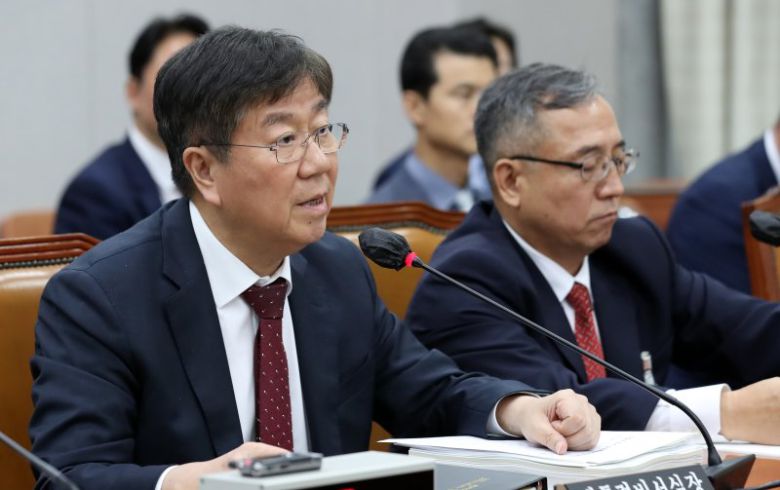 김대기 대통령비서실장이 30일 오후 서울 여의도 국회에서 열린 운영위원회 전체회의에서 의원들의 질문에 답변하고 있다. 뉴시스