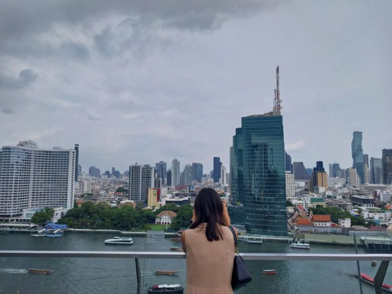 아이콘시암 상층에 있는 야외 테라스.