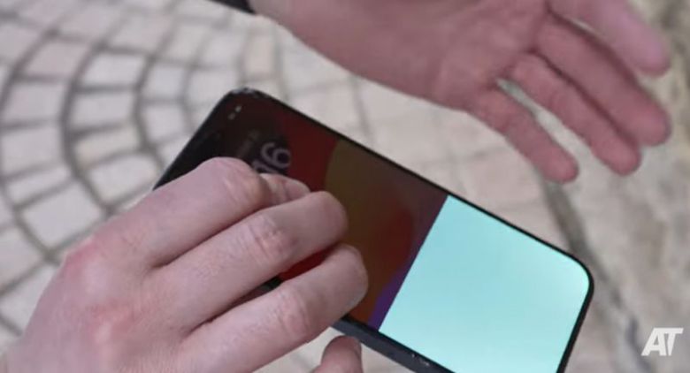 화면이 먹통된 아이폰15프로. 애플트랙 캡처