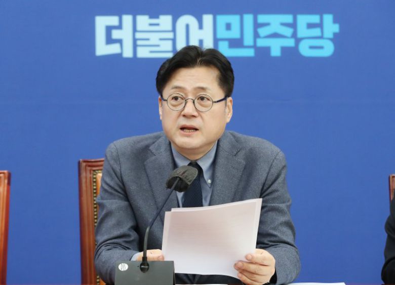 (서울=뉴스1) 임세영 기자 = 홍익표 더불어민주당 원내대표가 7일 오전 서울 여의도 국회에서 열린 원내대책회의에서 발언을 하고 있다. 2023.11.7/뉴스1 /사진=뉴스1화상