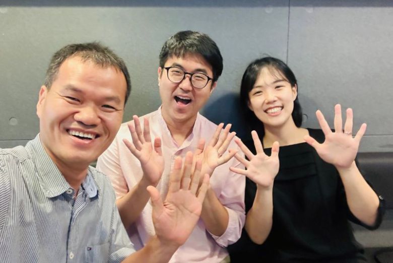 드림스드림 임채종 이사장(왼쪽)과 신랑 김민호씨, 신부 강주영씨