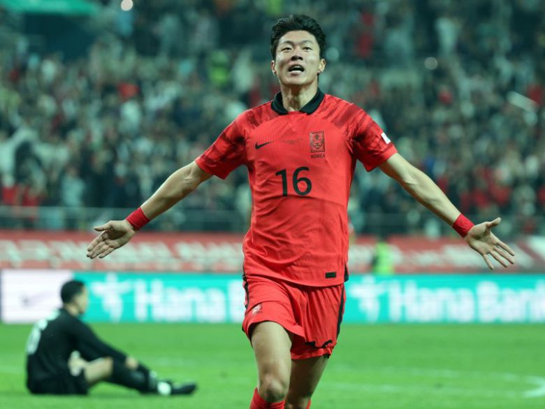 축구협회가 칼을 빼들었다. 축구 국가대표 황의조(노리치시티)가 성행위 영상 불법 촬영 혐의를 벗을 때까지 태극마크를 달지 못하게 됐다. [사진 = 뉴스1]