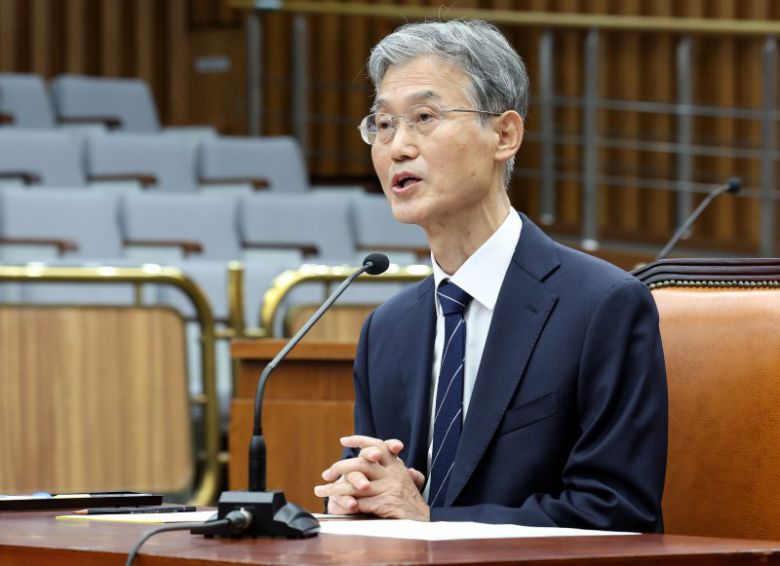 조희대 대법원장 후보자가 5일 오전 서울 여의도 국회에서 열린 인사청문회에서 의원 질의에 답변하고 있는 모습. 사진=뉴시스