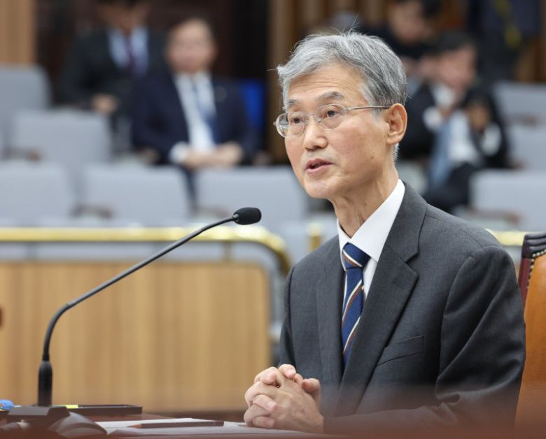 조희대 대법원장 후보자가 6일 서울 여의도 국회에서 열린 인사청문회에서 의원들의 질의에 답변하고 있다. 2023.12.6/뉴스1 ⓒ News1 송원영 기자 /사진=뉴스1