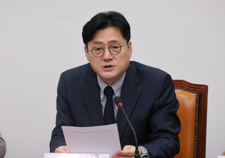 발언하는 홍익표 원내대표 (서울=연합뉴스) 이정훈 기자 = 더불어민주당 홍익표 원내대표가 6일 국회에서 열린 최고위원회의에서 발언하고 있다. 2023.12.6 uwg806@yna.co.kr (끝)