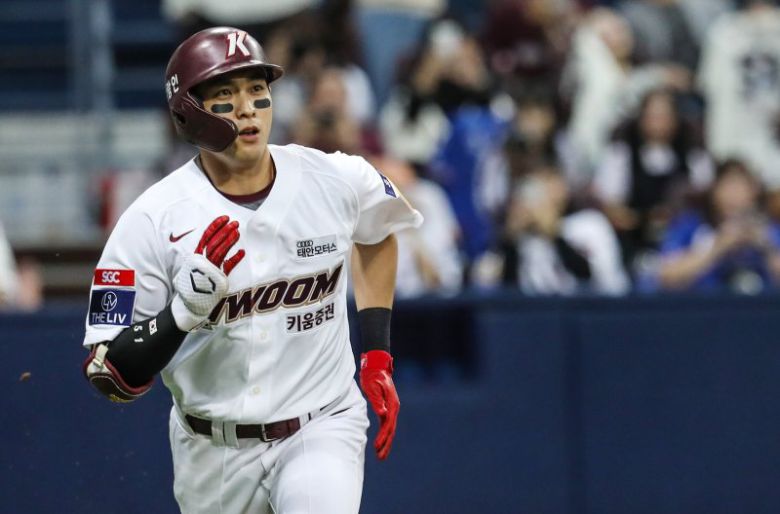 키움 히어로즈 이정후. (키움 제공)                                    토론토 블루제이스의 류현진. AP/뉴시스                                    LG 트윈스 고우석. 뉴시스                                    LA 에인절스 오타니. AP/뉴시스