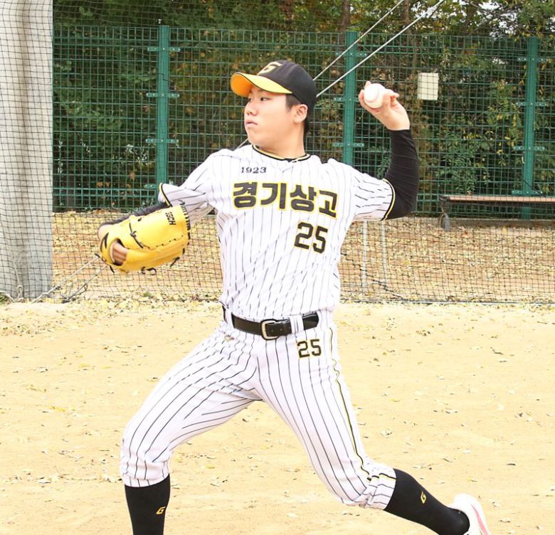 경기상고 3학년 좌완투수 정세영 (사진 = 전상일 기자)