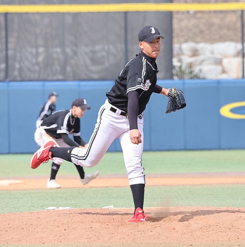 전주고 서영준은 투수와 타자를 겸업한다. 투수로서도 140km 초중반까지 스피드가 나온다. 전주고에서는 마무리로 등장할 예정이다. (사진 = 전상일 기자)