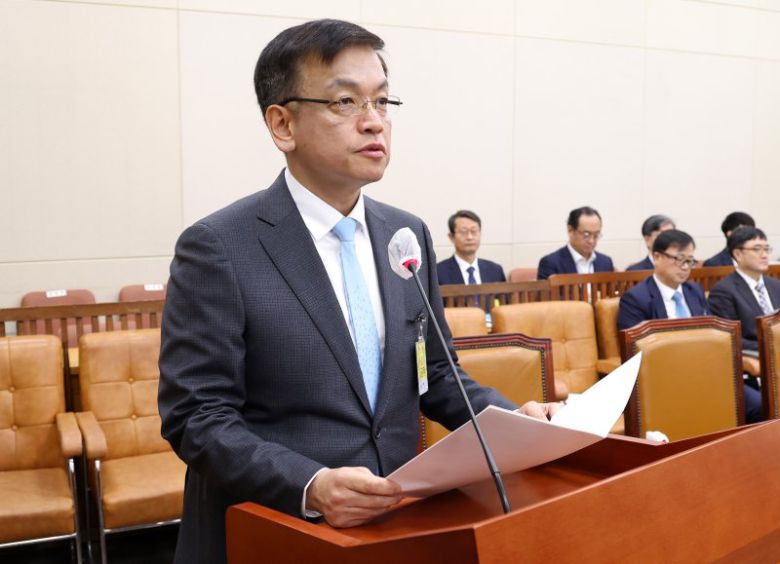 [서울=뉴시스] 추상철 기자 = 최상목 경제부총리 겸 기획재정부 장관 후보자가 19일 오전 서울 여의도 국회에서 열린 인사청문회에서 모두발언을 하고 있다. 2023.12.19. scchoo@newsis.com <저작권자ⓒ 공감언론 뉴시스통신사. 무단전재-재배포 금지.> /사진=뉴시스화상