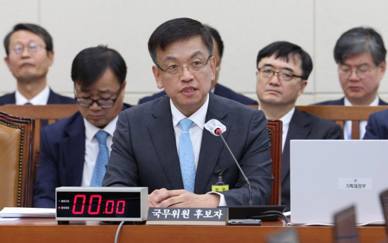 [서울=뉴시스] 추상철 기자 = 최상목 경제부총리 겸 기획재정부 장관 후보자가 19일 오전 서울 여의도 국회에서 열린 인사청문회에서 의원의 질의에 답변하고 있다. 2023.12.19. scchoo@newsis.com /사진=뉴시스