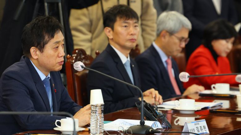 21일 오전 서울 중구 은행회관에서 열린 은행권 민생금융지원 간담회에서 김주현 금융위원장이 인사말을 하고 있다. 2023.12.21 연합뉴스