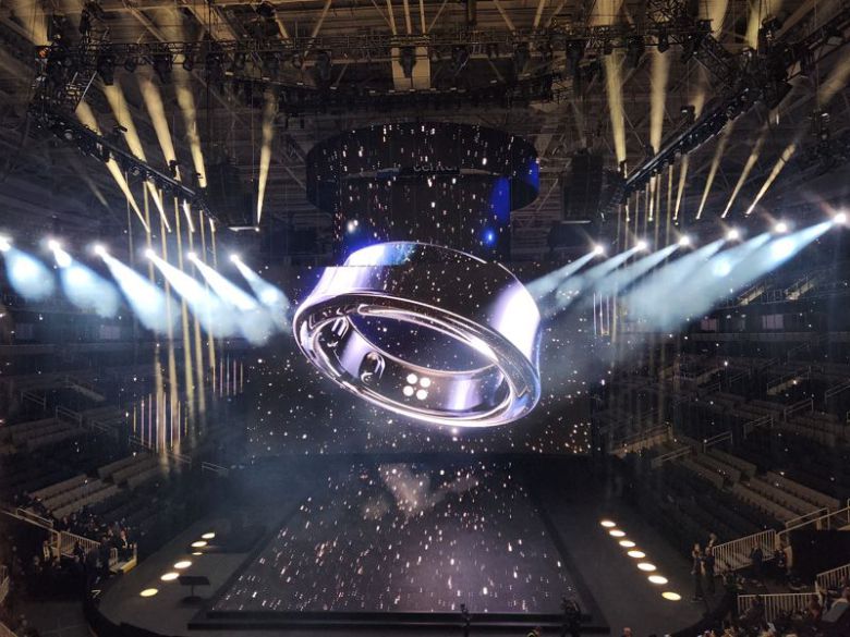 17일(현지시간) 미국 캘리포니아주 새너제이 SAP 센터에서 열린 삼성전자의 갤럭시 S24 시리즈 언팩 행사에서 공개된 삼성전자의 헬스케어 신제품 '갤럭시 링' /사진=홍창기 특파원