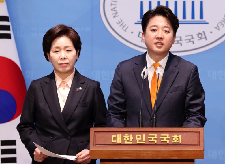 이준석 개혁신당 대표와 양향자 한국의희망 대표가 29일 오전 서울 여의도 국회 소통관에서 군 관련 정책 발표를 하고 있다. 뉴시스