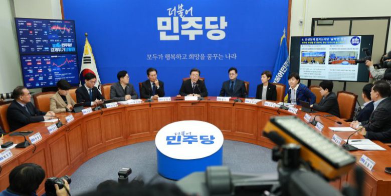 [서울=뉴시스] 고범준 기자 = 이재명 더불어민주당 대표가 2일 오전 서울 여의도 국회에서 열린 최고위원회의에서 발언하고 있다. 2024.02.02. bjko@newsis.com /사진=뉴시스