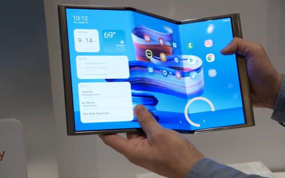 삼성 플렉스S 패널. 유튜브 캡처