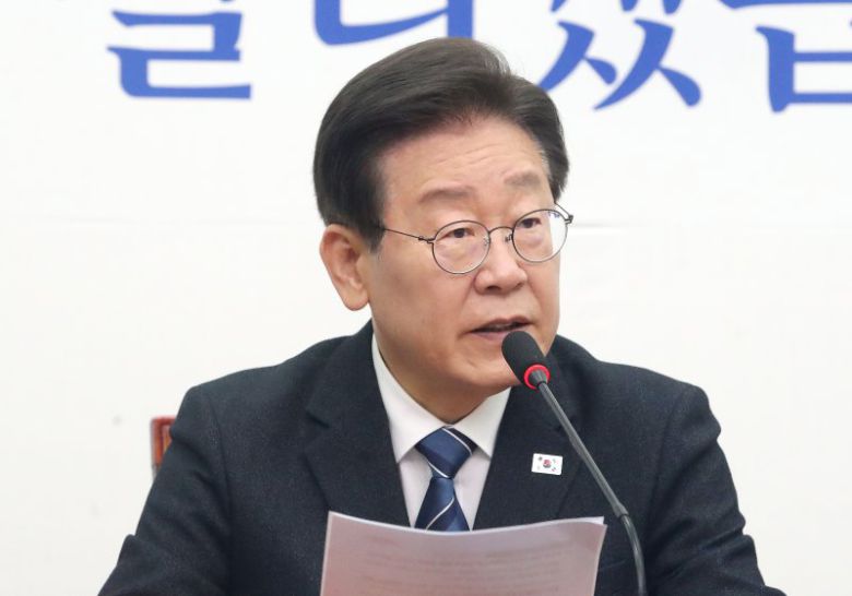 이재명 더불어민주당 대표가 15일 오전 서울 여의도 국회에서 열린 최고위원회의에서 발언을 하고 있다. 사진=뉴스1