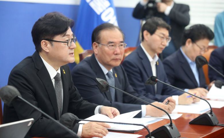 홍익표 더불어민주당 원내대표가 16일 오전 서울 여의도 국회에서 열린 원내대책회의에서 발언을 하고 있다. 사진=뉴스1화상